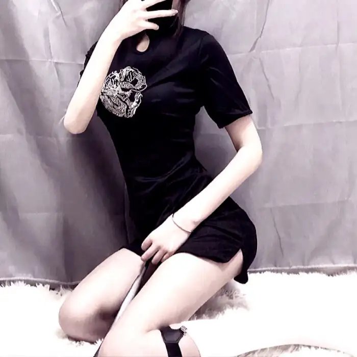 恰似两滴水